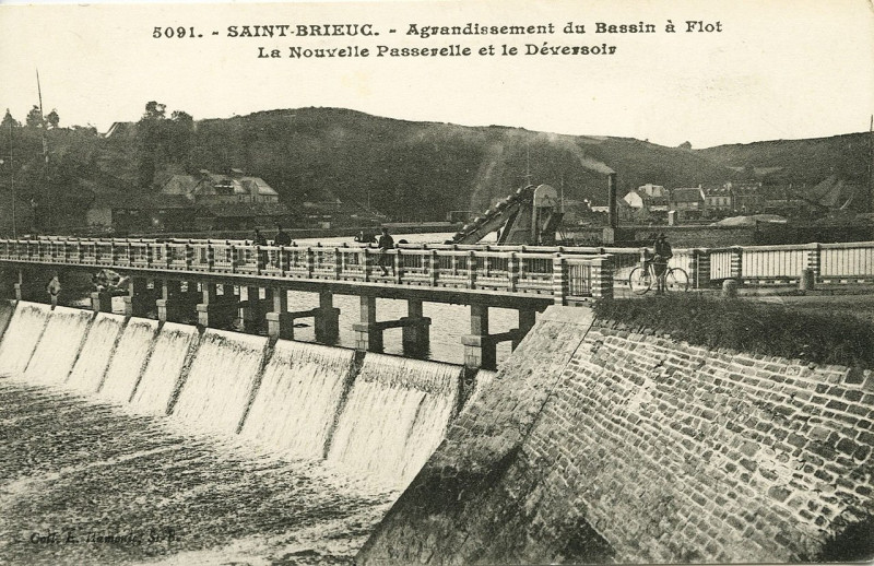Carte postale ancienne Plérin - Viaduc de Souzin à Plérin