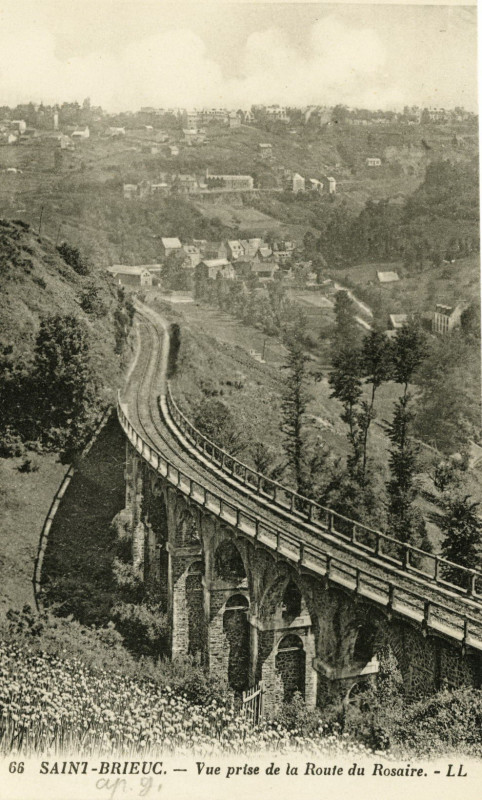Carte postale ancienne Plérin - Vue prise de la route du Rosaire à Plérin