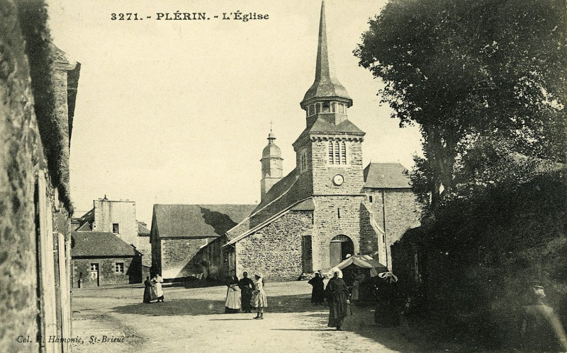 Carte postale ancienne Plérin - Eglise à Plérin