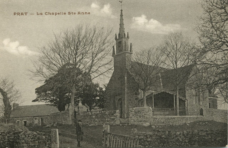 Carte postale ancienne Prat - Chapelle Sainte-Anne à Prat