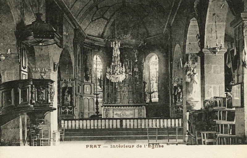 Carte postale ancienne Prat - Intérieur de l'église à Prat