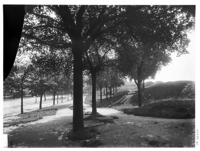 Carte postale ancienne Poterne des Peupliers - Vue de végétation - Paris 13 - Médiathèque de l'architecture et du patrimoine - APMH00037754 à Paris 13e