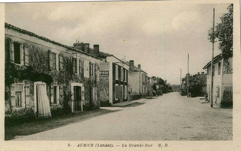 Carte postale ancienne Aurice (Landes) - Grande rue