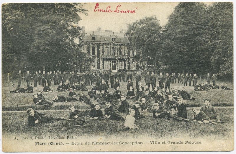 Carte postale ancienne Flers (Orne), école de l'Immaculée Conception (J David)