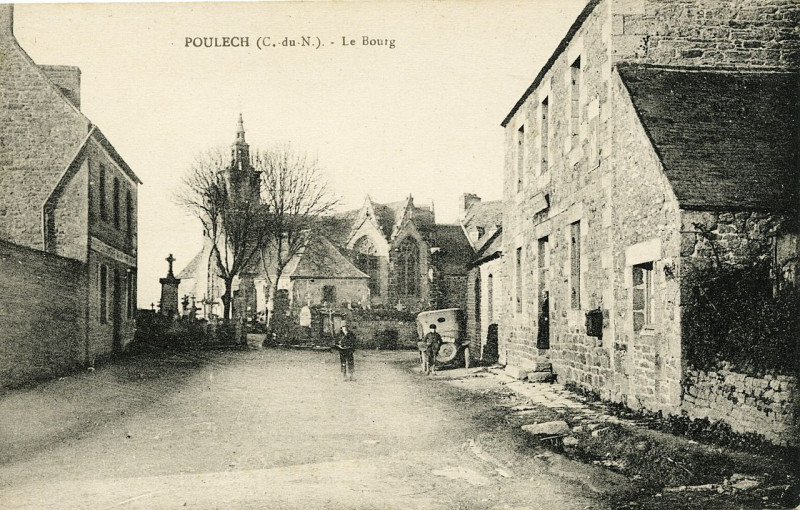 Carte postale ancienne Ploulec'h - Bourg à Ploulec'h