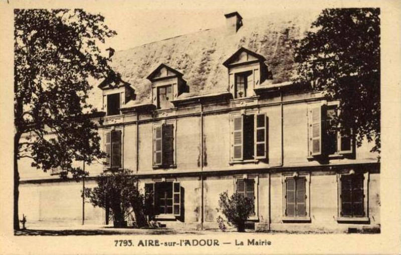Carte postale ancienne Aire-sur-l'Adour - Mairie