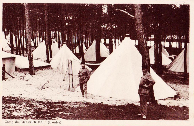 Carte postale ancienne Biscarrosse (Landes) - Camp militaire de Naouas 1
