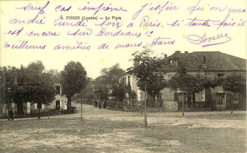 Carte postale ancienne Pissos (Landes) - La Place 1