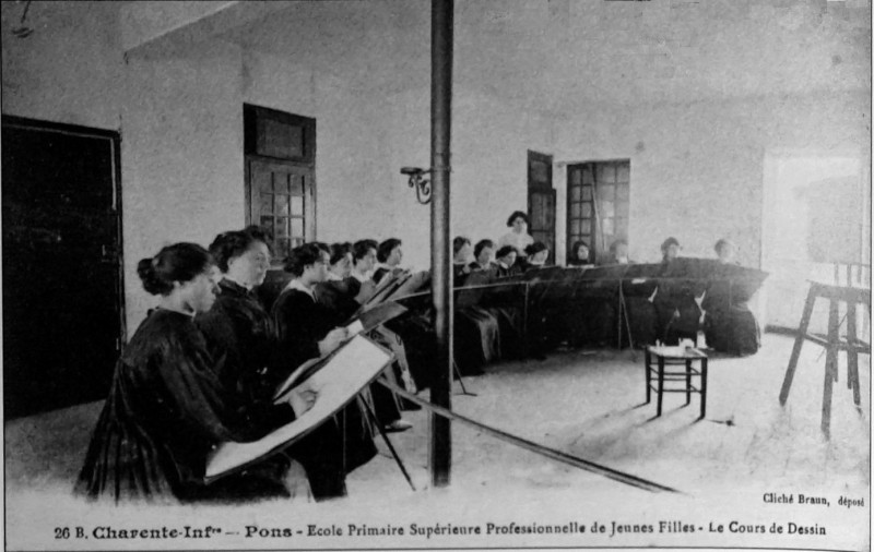 Carte postale ancienne PonS Couvent ursulines école professionelle 1003979