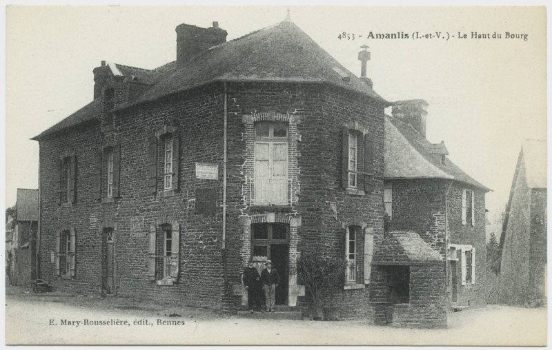Carte postale ancienne 4853. Amanlis (I.-et-V.). Le haut du bourg.