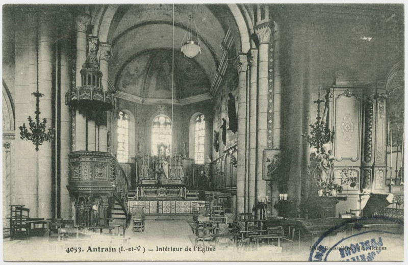 Carte postale ancienne 4053. Antrain (I.-et-V.). Intérieur de l'église.