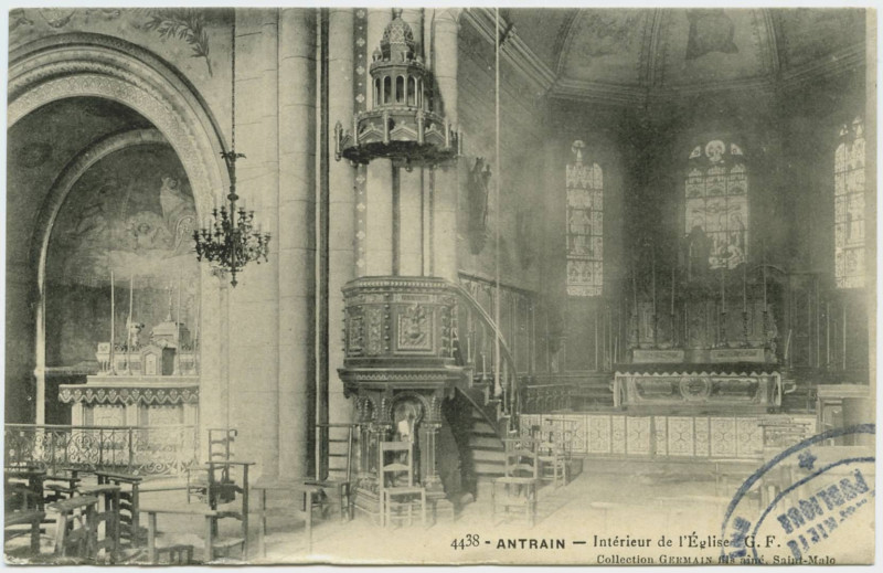 Carte postale ancienne 4438. Antrain. Intérieur de l'église