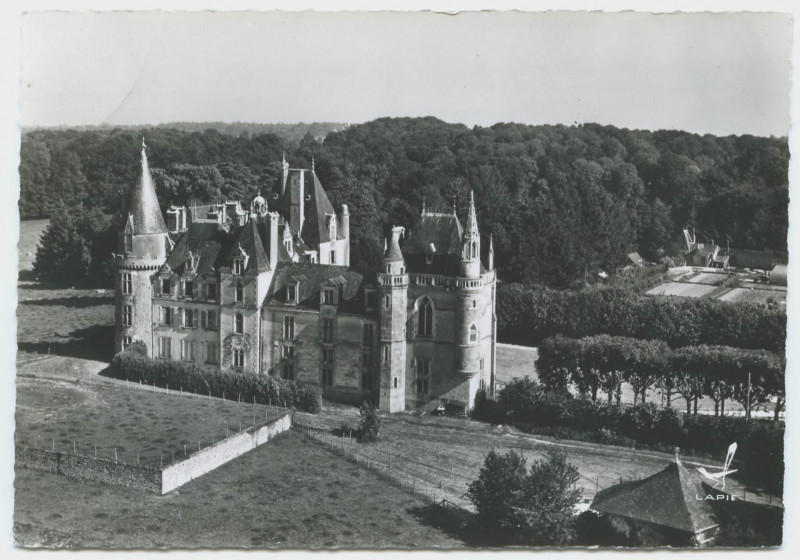 Carte postale ancienne 11. Argentré-du-Plessis (I.-et-V.). Château du Plessis.