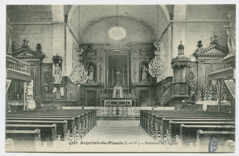 Carte postale ancienne 4292. Argentré-du-Plessis(I.-et-V.). Intérieur de l'église.