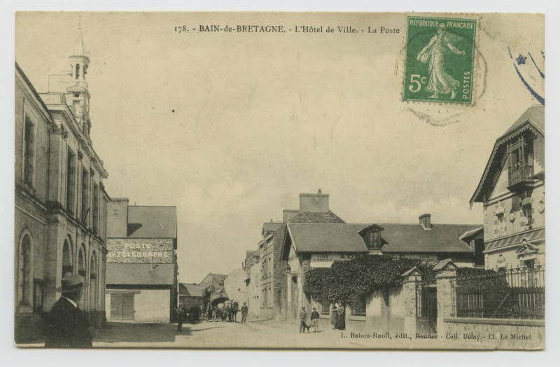 Carte postale ancienne 178.  Bain-de-Bretagne. L'hôtel de ville. La poste.