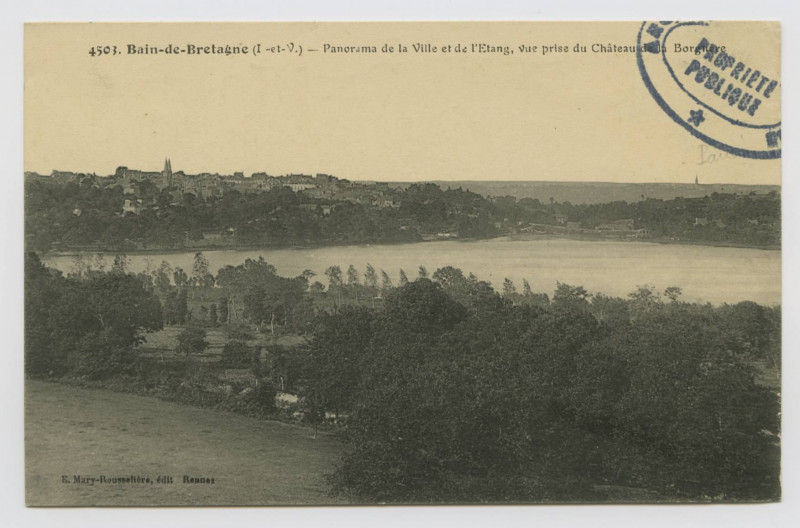 Carte postale ancienne 4503. Bain-de-Bretagne (I.-et-V.). Panorama de la ville et de l'étang, vue prise du château de la Borgnère.