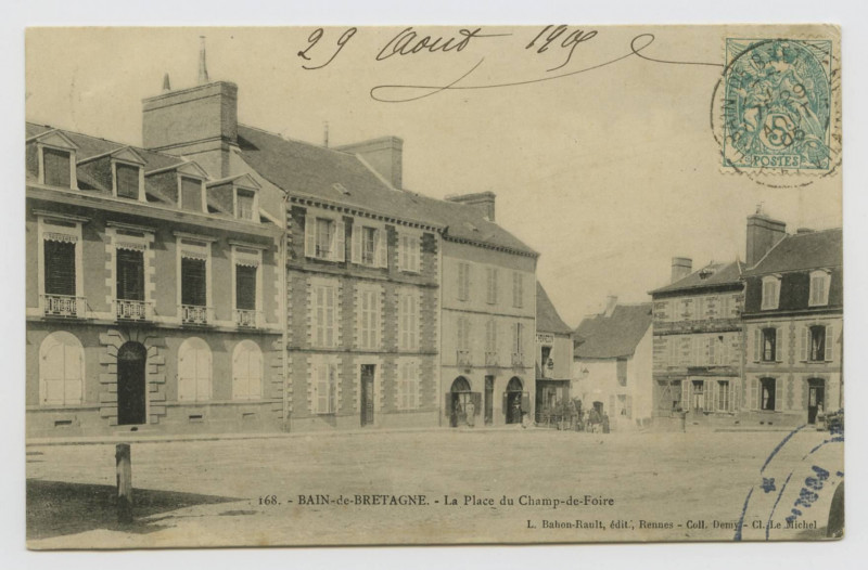 Carte postale ancienne 168. Bain-de-Bretagne. La place du Champ- de- Foire.  (date de la scène : 1905).