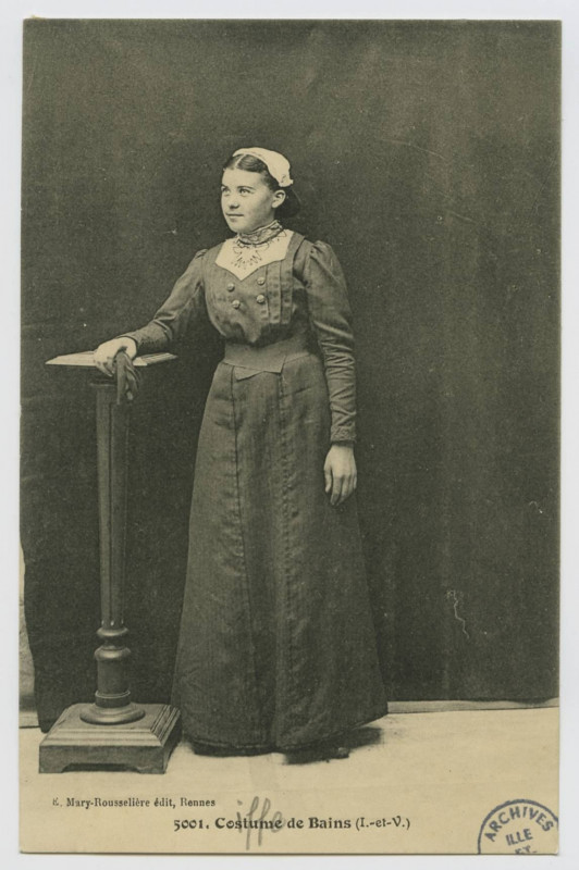Carte postale ancienne 5001. Costume de Bains (I.-et-V.)