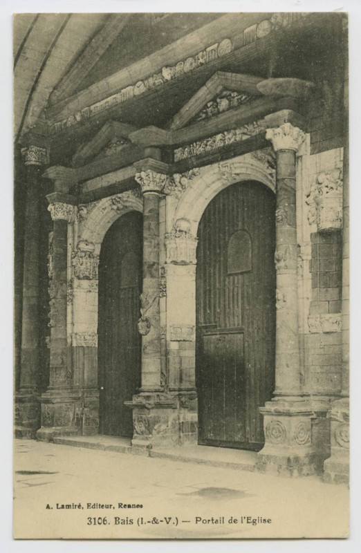 Carte postale ancienne 3106. Bais (I.-et-V.). Portail de l'église.