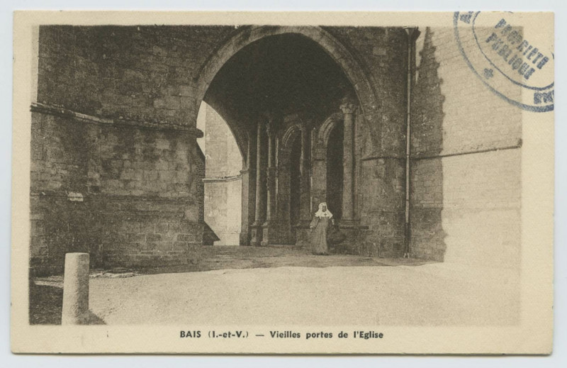 Carte postale ancienne Bais (I.-et-V.). Vieilles portes de l'église.