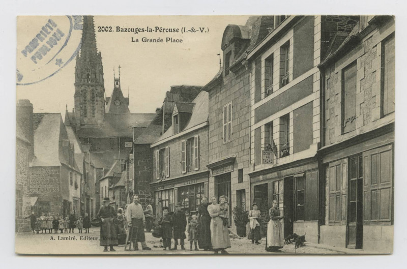 Carte postale ancienne 2002. Bazouges-la-Pérouse (I.-et-V.). - La grande place