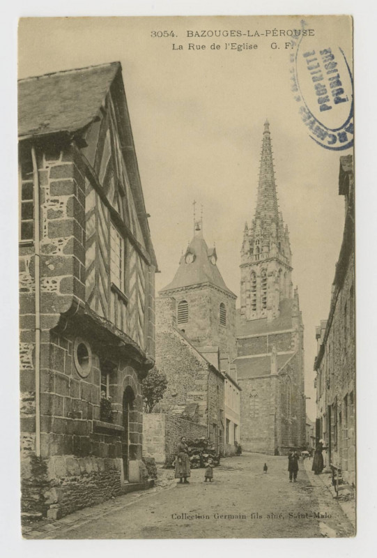 Carte postale ancienne 3054. Bazouges-la-Pérouse. La Rue de l'église