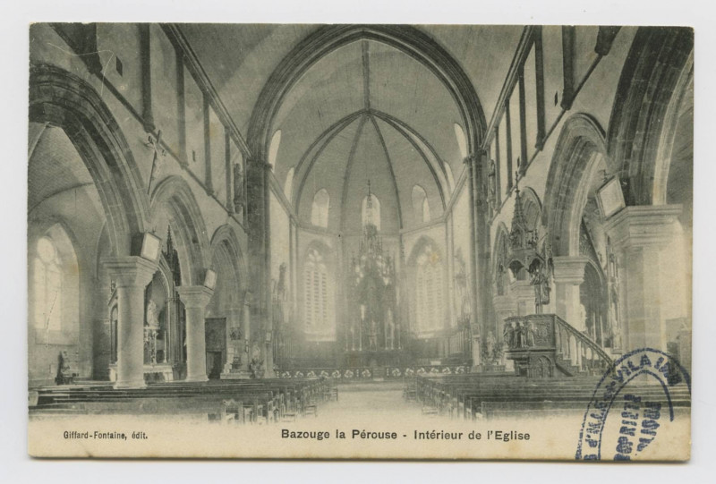 Carte postale ancienne Bazouges-la-Pérouse. Intérieur de l'église