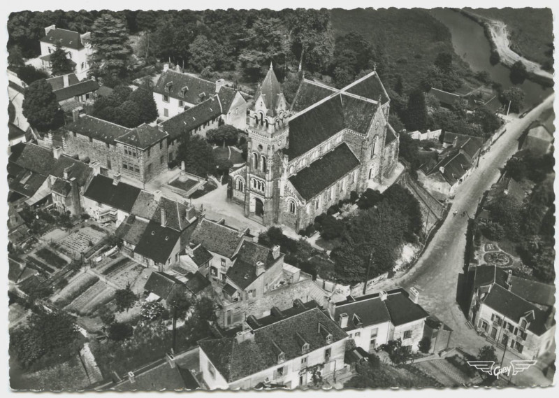 Carte postale ancienne La France vue du ciel...2. Betton (I.-et-V.). L'église