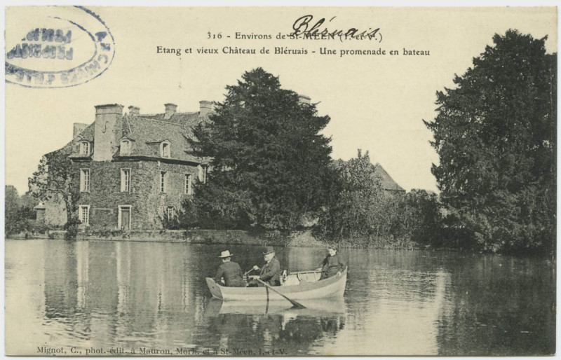 Carte postale ancienne 316. Environs de St-Meen. Etang et vieux château de Bléruais. Une promenade en bateau