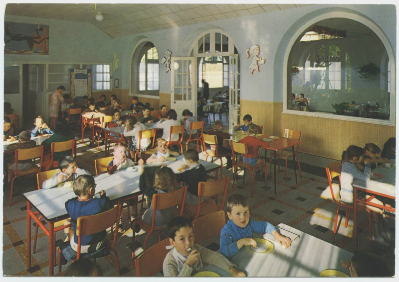 Carte postale ancienne 17.060. Préventorium Rey-Leroux. Le Carrefour. Maison d'enfants à caractère sanitaire de type permanent. 35 La Bouëxière. Salle à manger