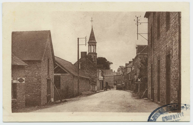 Carte postale ancienne 836. La Bouëxière (I.-et-V.). L'Arrivée, route de Liffré.