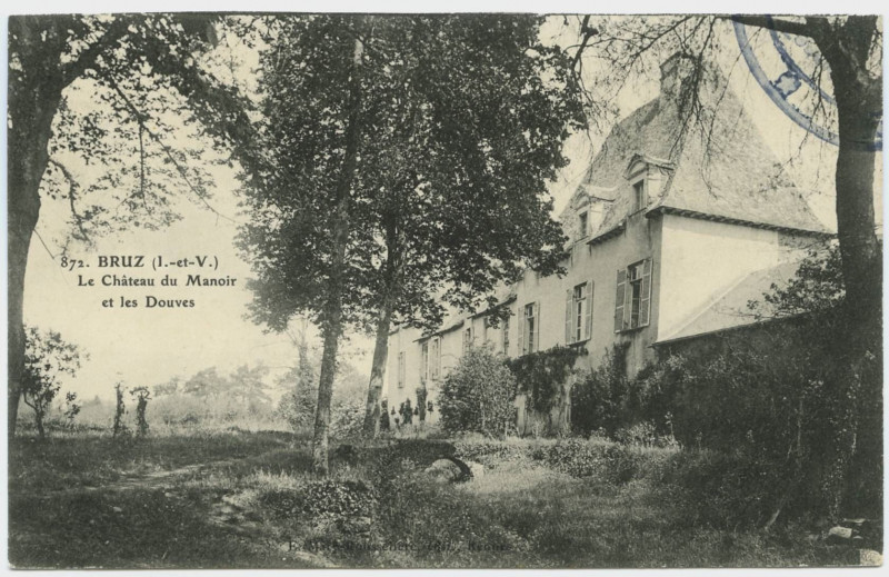Carte postale ancienne 872 - Bruz (I.-et-V.) Le château du Manoir et les douves