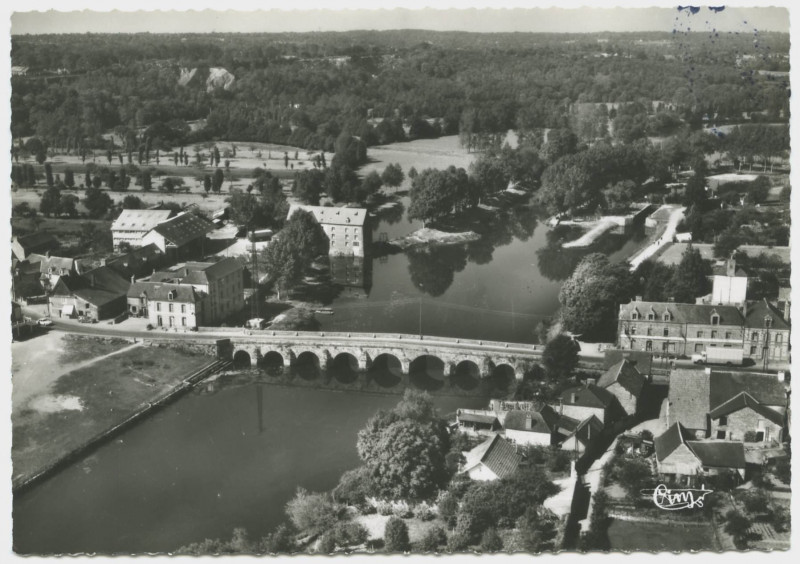 Carte postale ancienne Pont-Réan (I.-et-V.) 61-3 A - Vue aérienne du Pont sur la Vilaine