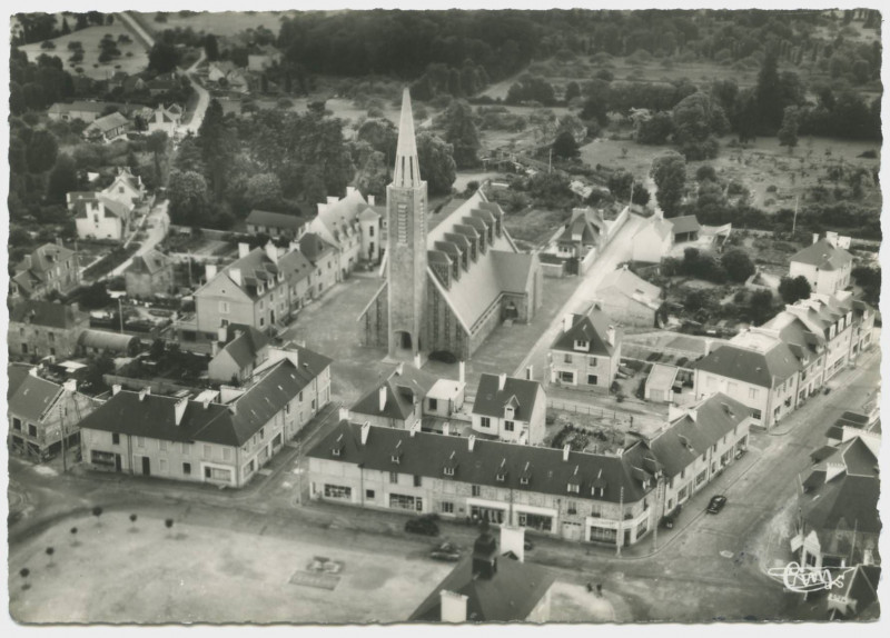 Carte postale ancienne Bruz (I.-et-V.) 77-65 A - Vue aérienne du Centre