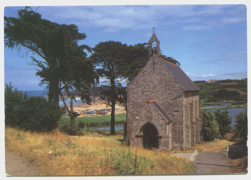 Carte postale ancienne 39 - Cancale (Ille-et-Vilaine) La chapelle, au fond, la plage du Verger