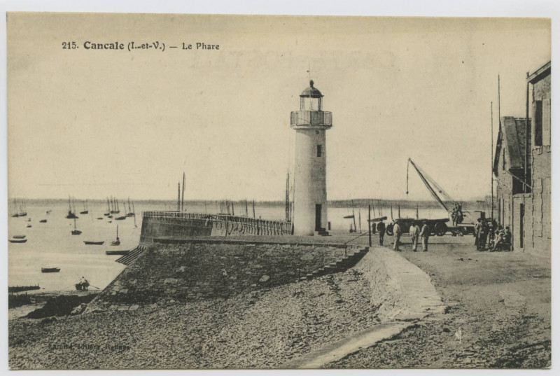 Carte postale ancienne 215. Cancale (I.-et-V.) - Le Phare