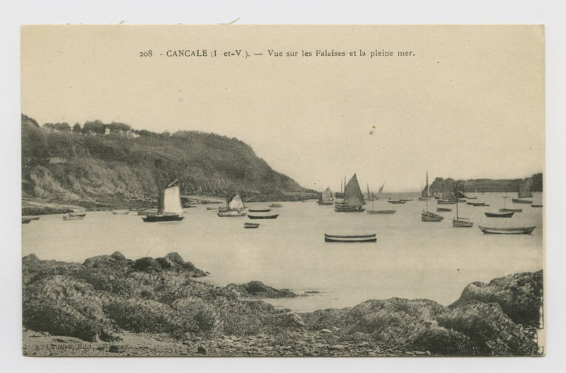 Carte postale ancienne 208.- Cancale (I.-et-V.) - Vue sur les Falaises et la pleine Mer