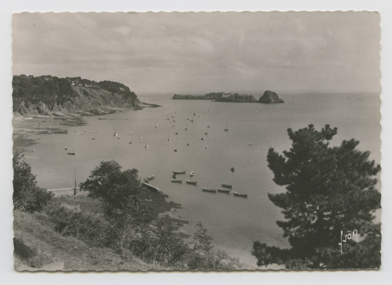 Carte postale ancienne Cancale (Ille-et-Vilaine) Vallée Porcon et la piscine