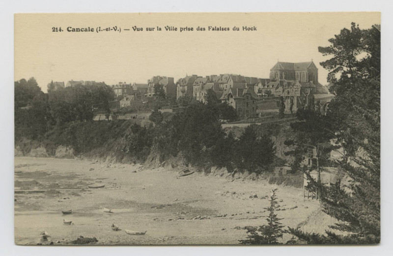 Carte postale ancienne 214. Cancale (I.-et-V.) - Vue sur la ville prise des Falaises du Hock