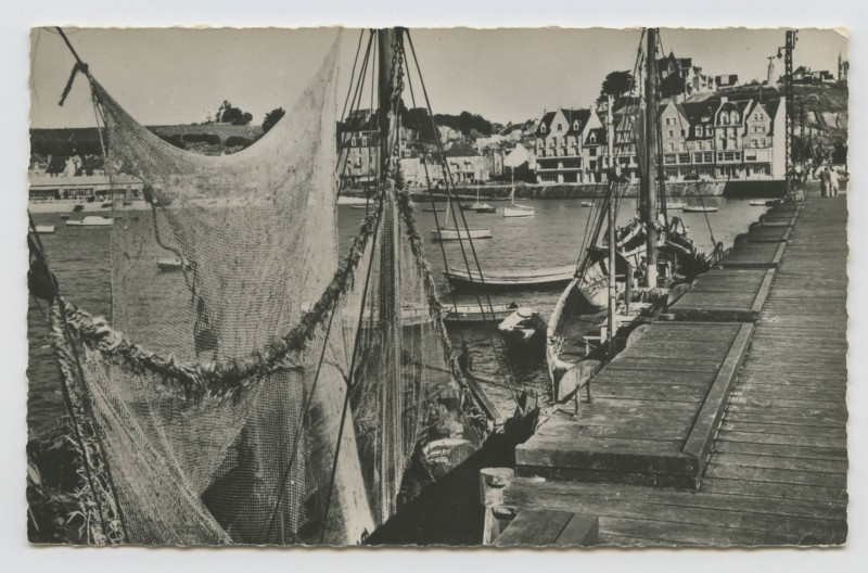 Carte postale ancienne 7. Cancale (I.-et-V.) Bateaux de pèche