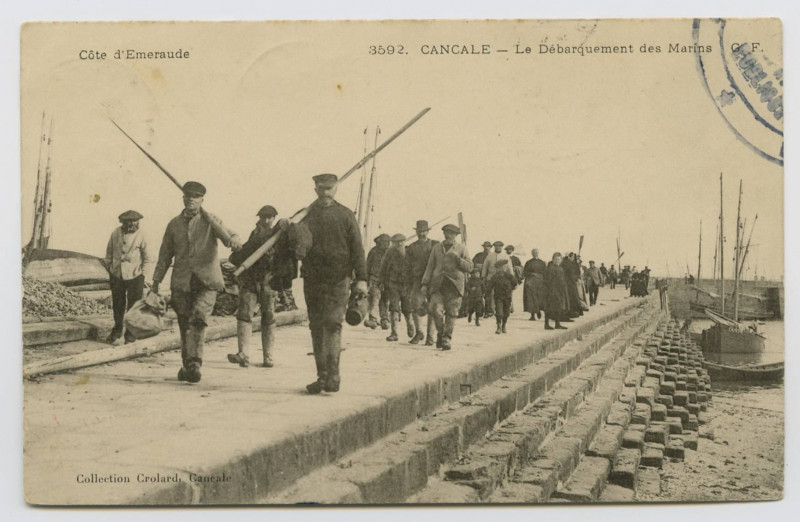 Carte postale ancienne 3592. Cancale - Le Débarquement des Marins  G.F
