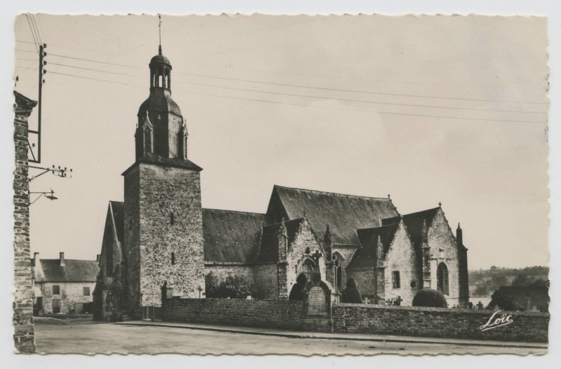 Carte postale ancienne Eglise des XIVe et XVe s. de Champeaux, jadis Collégiale. Vitraux de la Renaissance, Stalles (1530-1535) et Tombeaux de même style.