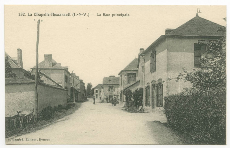 Carte postale ancienne 132. La Chapelle-Thouarault (I.-&-V.) - La Rue principale.