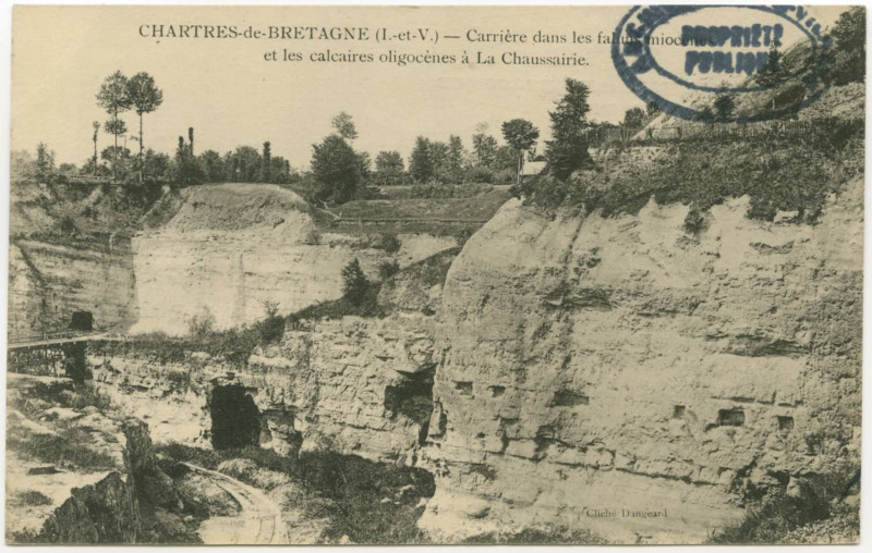 Carte postale ancienne Chartres-de-Bretagne (I.-et-V.) - Carrière dans les faluns miocènes et les calcaires oligocènes à La Chaussairie. Au verso : Société Géologique