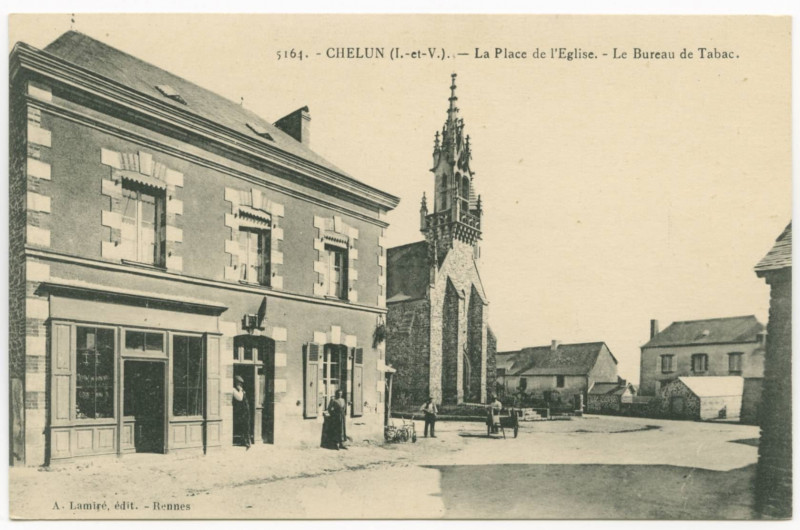 Carte postale ancienne 5164. - Chelun (I.-et-V.). _ La Place de l'Eglise. - Le Bureau de Tabac.