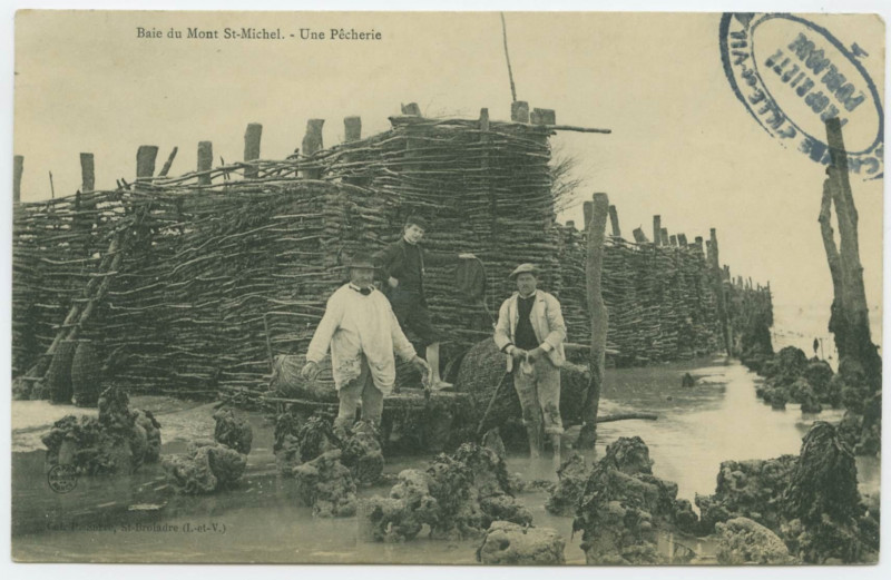 Carte postale ancienne Baie du Mont St-Michel. - Une Pêcherie.