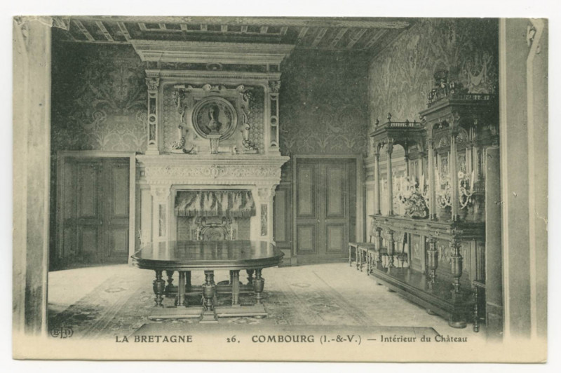 Carte postale ancienne 26. Combourg (I.-&-V.) - Intérieur du Château.