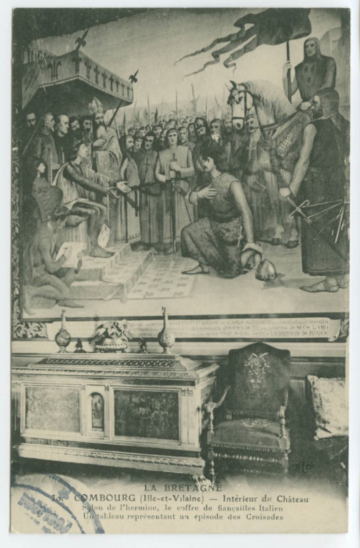 Carte postale ancienne 30. Combourg (Ille-et-Vilaine) - Intérieur du Château - Salon de l'hermine, le coffre de fiançailles Italien - Un tableau représentant un épisode