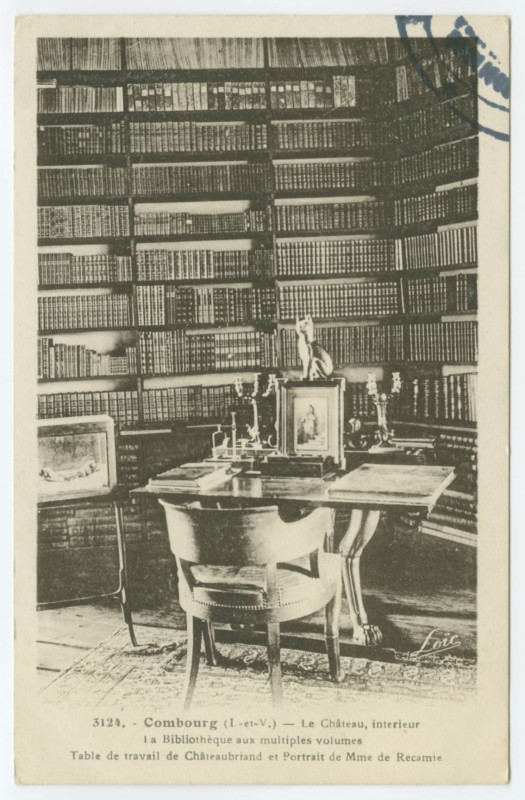 Carte postale ancienne 3124. - Combourg (I.-et-V.) - Le Château intérieur - La Bibliothèque aux multiples volumes - Table de travail de Châteaubriand et Portrait de Mme 