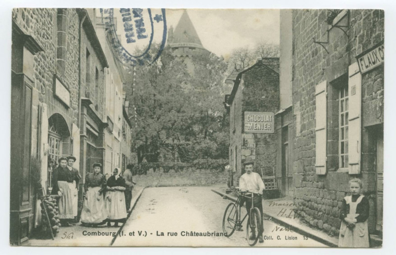 Carte postale ancienne Combourg (I.-et-V.) - La Rue Châteaubriand.